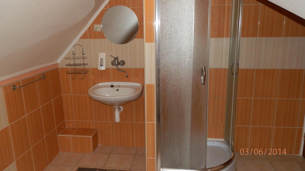 Penzion Marina Pri Slovenskej Restauracii Brezno Cameră foto