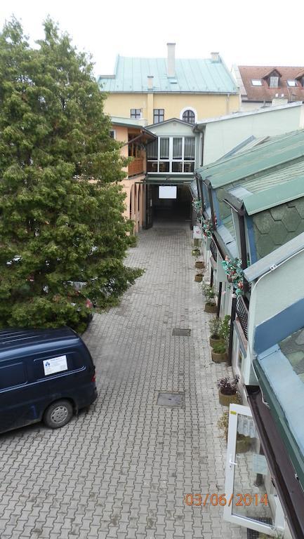 Penzion Marina Pri Slovenskej Restauracii Brezno Cameră foto